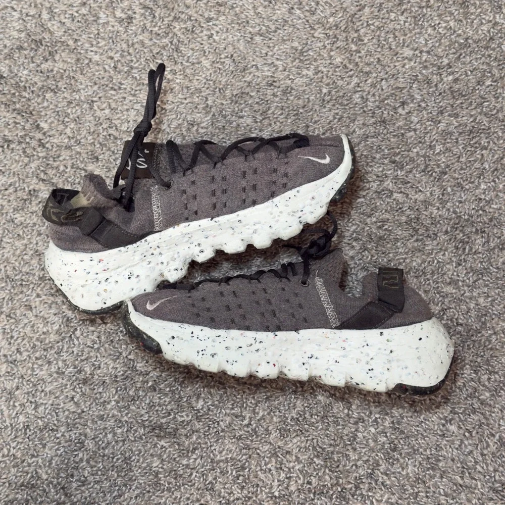 Nike Space Hippie 04 Iron Grey Photon Dust Sneakers CD3476-300 Mens 7 Womens 8.5